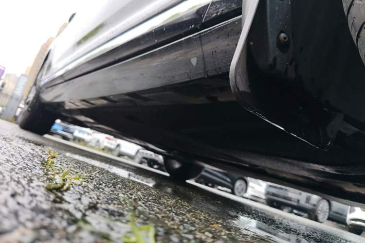 Used Volkswagen Magotan 2021 330TSI DSG 30th Anniversary Edition Right Side Sill