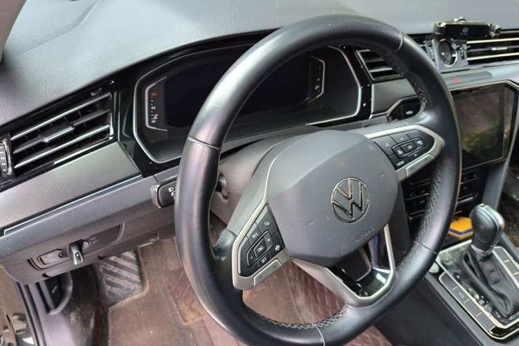 Used Volkswagen Magotan 2021 330TSI DSG 30th Anniversary Edition Steering Wheel