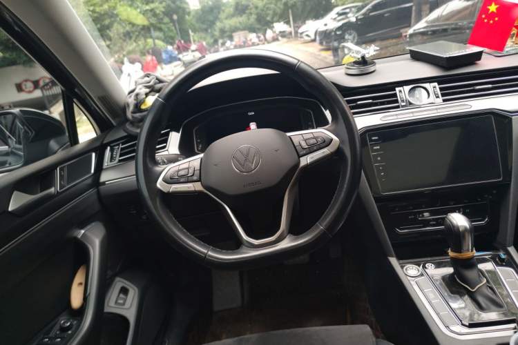 Used Volkswagen Magotan 2021 330TSI DSG 30th Anniversary Edition Steering Wheel
