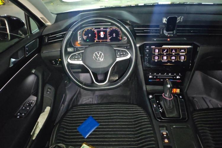 Used Volkswagen Magotan 2021 330TSI DSG 30th Anniversary Edition Steering Wheel