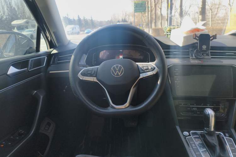 Used Volkswagen Magotan 2021 330TSI DSG 30th Anniversary Edition Steering Wheel