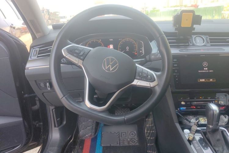 Used Volkswagen Magotan 2021 330TSI DSG 30th Anniversary Edition Steering Wheel