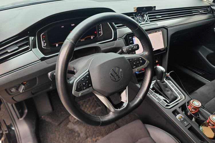 Used Volkswagen Magotan 2021 330TSI DSG 30th Anniversary Edition Steering Wheel