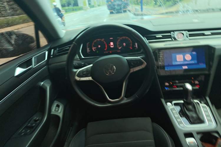 Used Volkswagen Magotan 2021 330TSI DSG 30th Anniversary Edition Steering Wheel