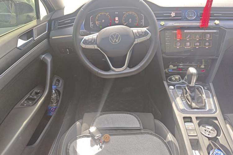 Used Volkswagen Magotan 2021 330TSI DSG 30th Anniversary Edition Steering Wheel