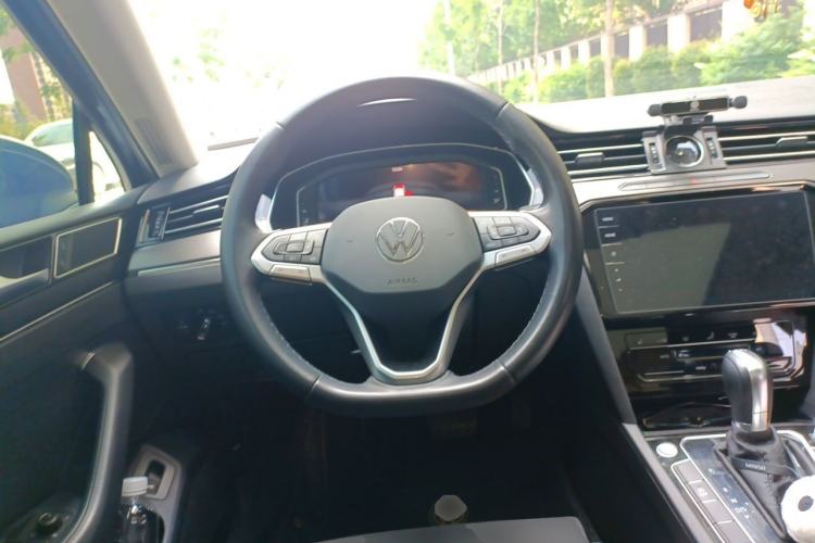Used Volkswagen Magotan 2021 330TSI DSG 30th Anniversary Edition Steering Wheel