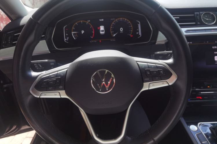 Used Volkswagen Magotan 2021 330TSI DSG 30th Anniversary Edition Steering Wheel