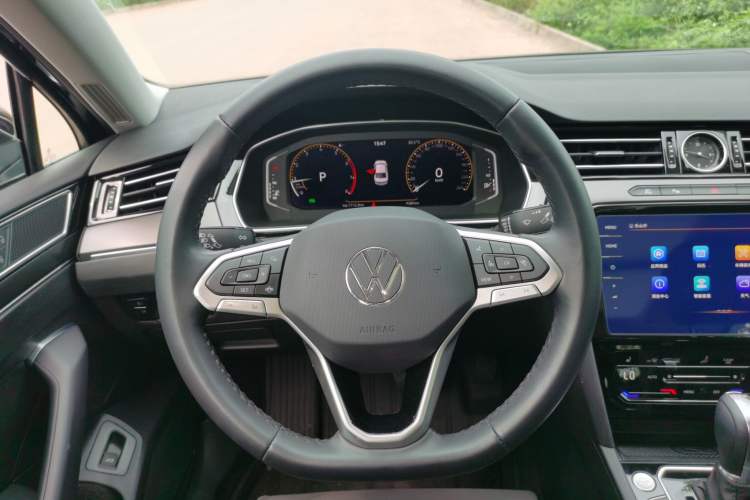 Used Volkswagen Magotan 2021 330TSI DSG 30th Anniversary Edition Steering Wheel