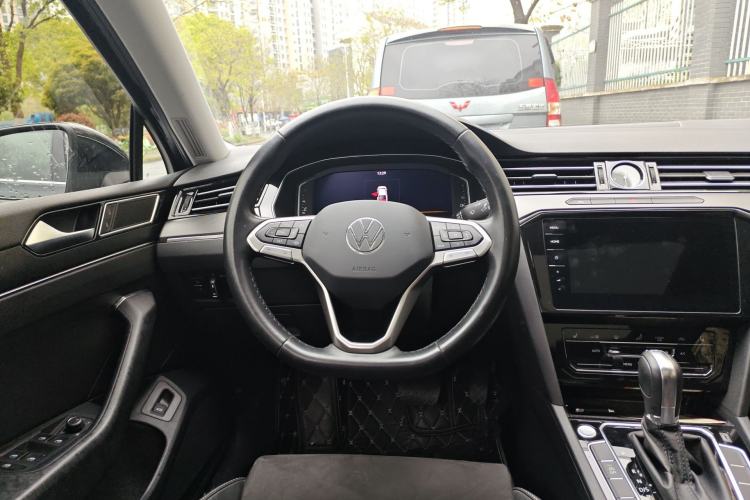 Used Volkswagen Magotan 2021 330TSI DSG 30th Anniversary Edition Steering Wheel