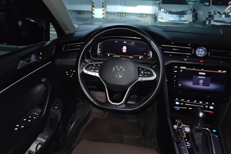 Used Volkswagen Magotan 2021 330TSI DSG 30th Anniversary Edition Steering Wheel