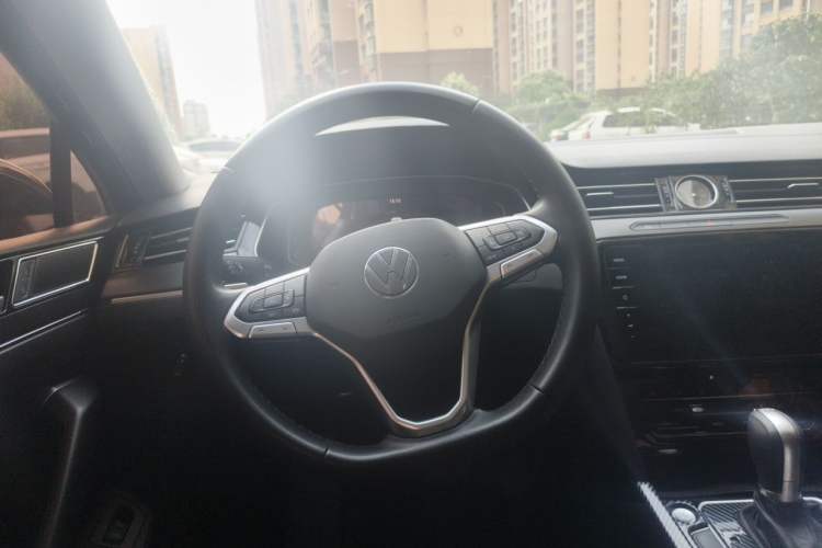 Used Volkswagen Magotan 2021 330TSI DSG 30th Anniversary Edition Steering Wheel