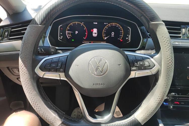 Used Volkswagen Magotan 2021 330TSI DSG 30th Anniversary Edition Steering Wheel