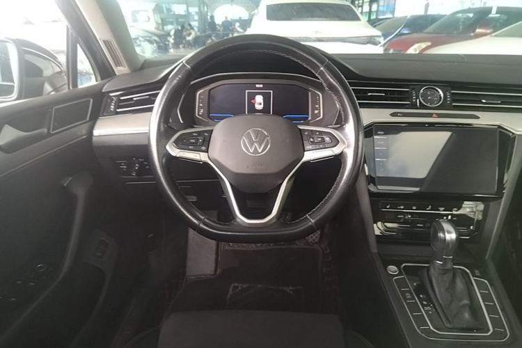 Used Volkswagen Magotan 2021 330TSI DSG 30th Anniversary Edition Steering Wheel