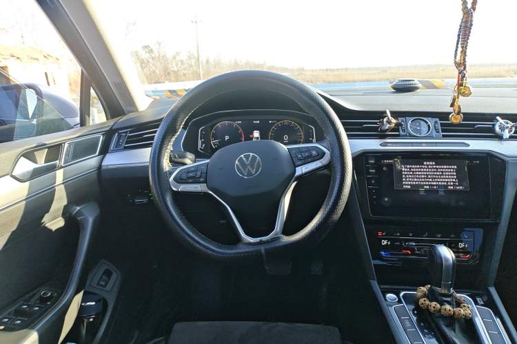 Used Volkswagen Magotan 2021 330TSI DSG 30th Anniversary Edition Steering Wheel