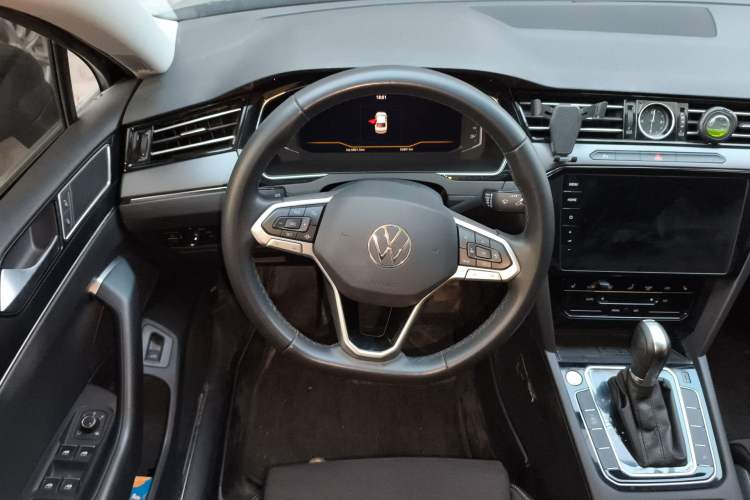 Used Volkswagen Magotan 2021 330TSI DSG 30th Anniversary Edition Steering Wheel