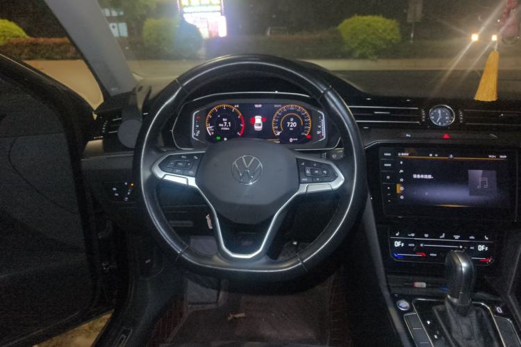 Used Volkswagen Magotan 2021 330TSI DSG 30th Anniversary Edition Steering Wheel