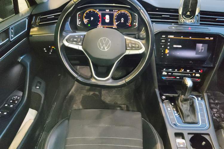 Used Volkswagen Magotan 2021 330TSI DSG 30th Anniversary Edition Steering Wheel