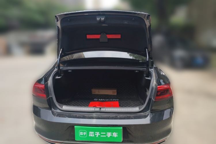 Used Volkswagen Magotan 2021 330TSI DSG 30th Anniversary Edition Trunk