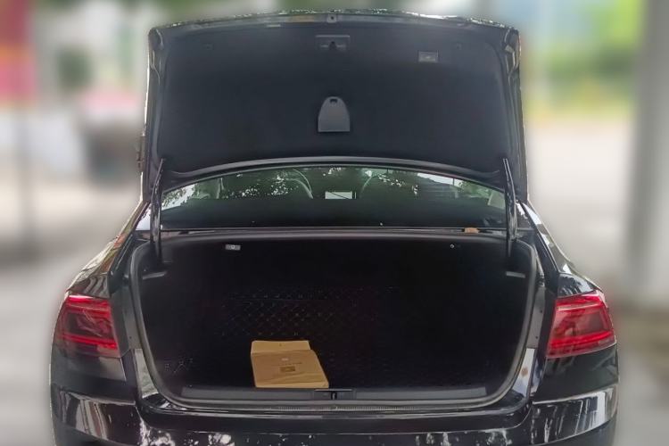 Used Volkswagen Magotan 2021 330TSI DSG 30th Anniversary Edition Trunk