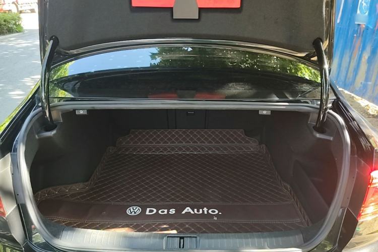 Used Volkswagen Magotan 2021 330TSI DSG 30th Anniversary Edition Trunk