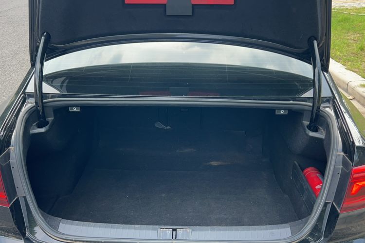 Used Volkswagen Magotan 2021 330TSI DSG 30th Anniversary Edition Trunk