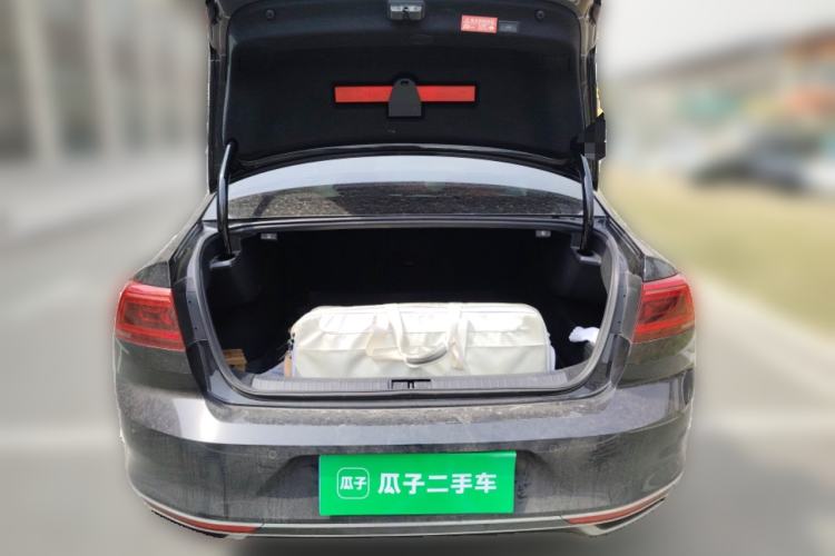 Used Volkswagen Magotan 2021 330TSI DSG 30th Anniversary Edition Trunk