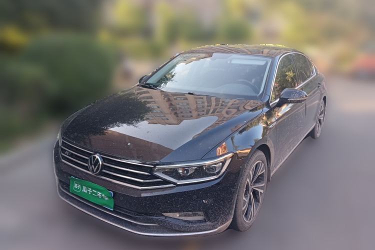 Used Volkswagen Magotan 2021 330TSI DSG 30th Anniversary Edition Guazi used car, China used car export, Used car for sale, Used Volkswagen cars, Cheapest cars for sale