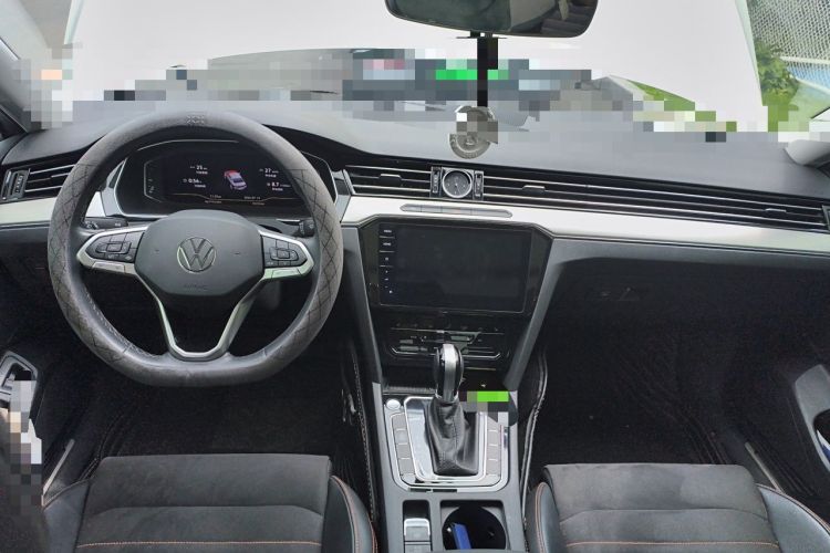 Used Volkswagen Magotan 2021 330TSI DSG 30th Anniversary Edition Center Console
