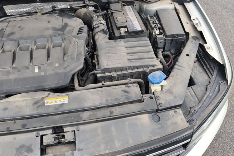 Used Volkswagen Magotan 2021 330TSI DSG 30th Anniversary Edition Engine Bay Left