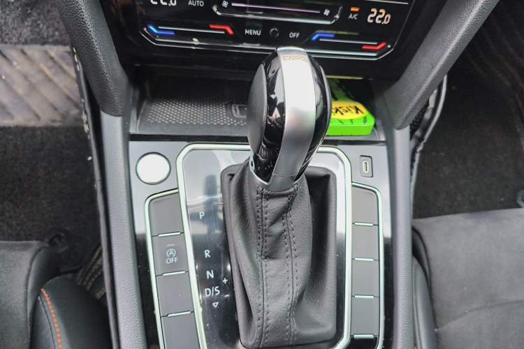 Used Volkswagen Magotan 2021 330TSI DSG 30th Anniversary Edition Gear Lever