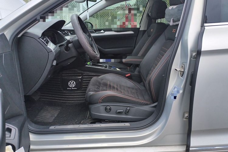Used Volkswagen Magotan 2021 330TSI DSG 30th Anniversary Edition Left Front Seat