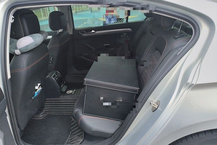 Used Volkswagen Magotan 2021 330TSI DSG 30th Anniversary Edition Left Rear Seat