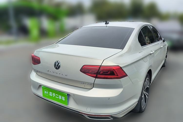 Used Volkswagen Magotan 2021 330TSI DSG 30th Anniversary Edition Rear Right 45 Deg
