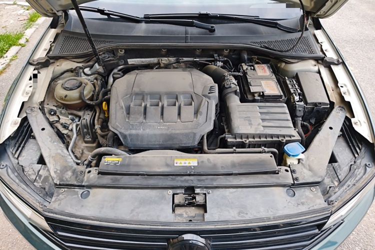 Used Volkswagen Magotan 2021 330TSI DSG 30th Anniversary Edition Engine Bay
