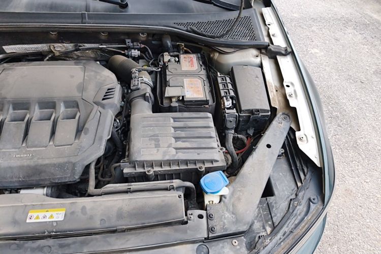 Used Volkswagen Magotan 2021 330TSI DSG 30th Anniversary Edition Engine Bay Left