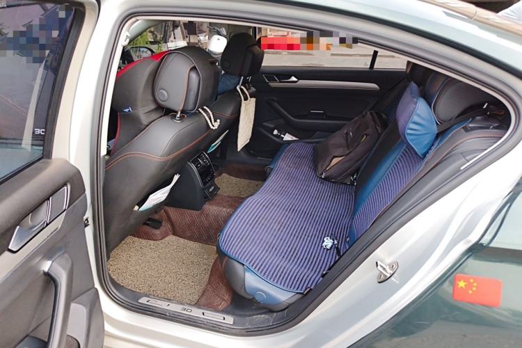 Used Volkswagen Magotan 2021 330TSI DSG 30th Anniversary Edition Left Rear Seat