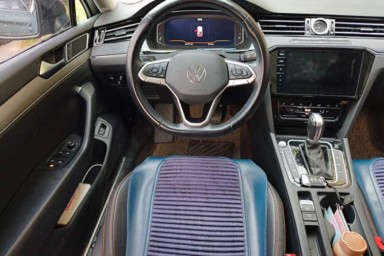 Used Volkswagen Magotan 2021 330TSI DSG 30th Anniversary Edition Steering Wheel