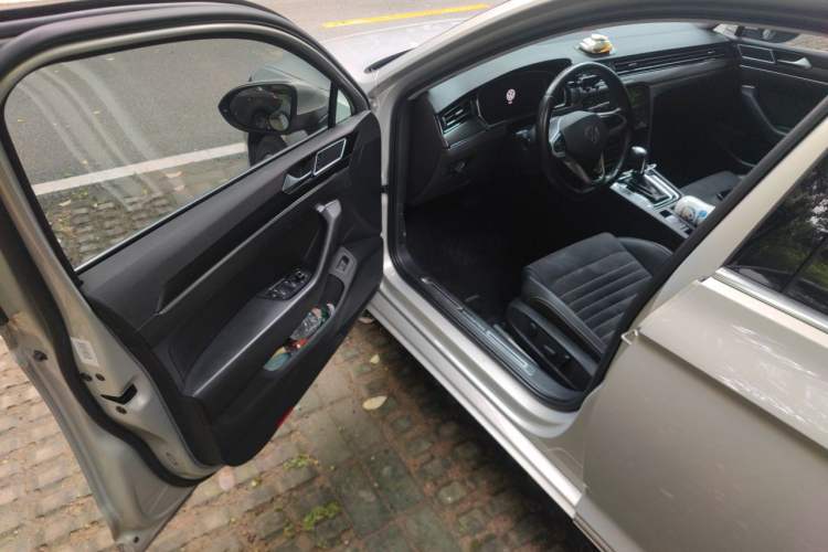 Used Volkswagen Magotan 2021 330TSI DSG 30th Anniversary Edition Driver Seat