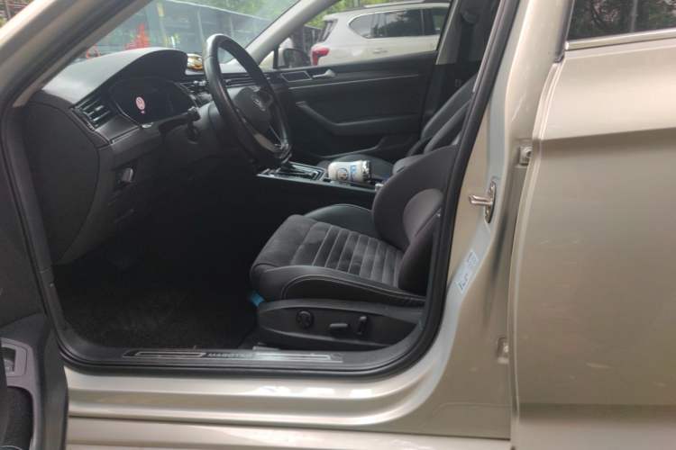 Used Volkswagen Magotan 2021 330TSI DSG 30th Anniversary Edition Left Front Seat
