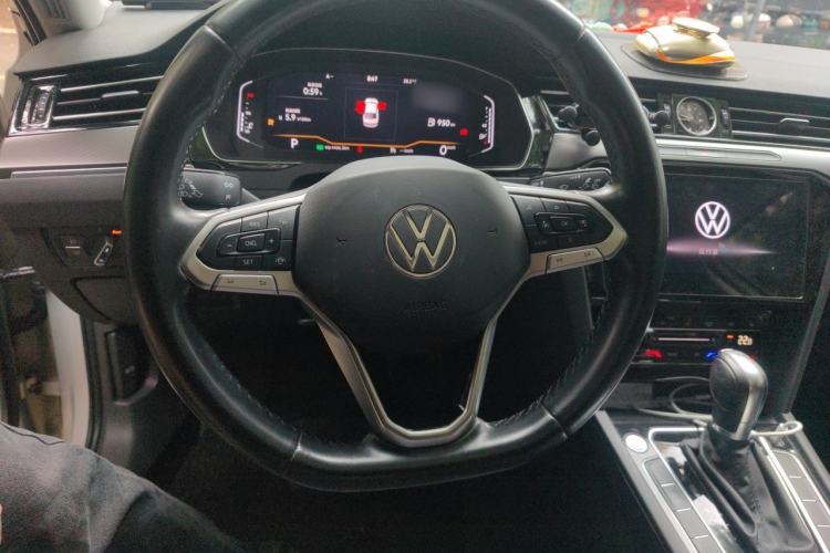 Used Volkswagen Magotan 2021 330TSI DSG 30th Anniversary Edition Steering Wheel