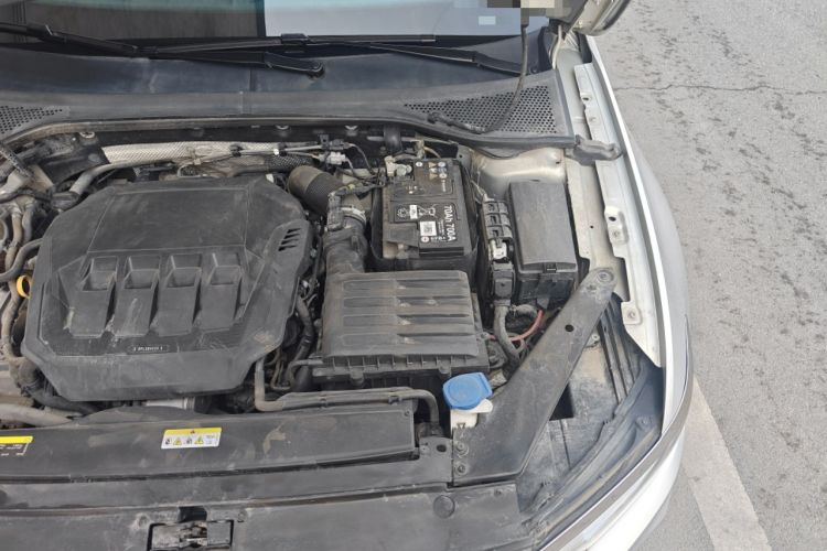 Used Volkswagen Magotan 2021 330TSI DSG 30th Anniversary Edition Engine Bay Left