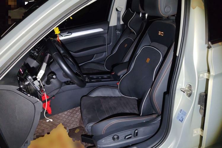 Used Volkswagen Magotan 2021 330TSI DSG 30th Anniversary Edition Left Front Seat