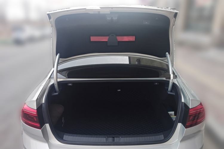 Used Volkswagen Magotan 2021 330TSI DSG 30th Anniversary Edition Trunk