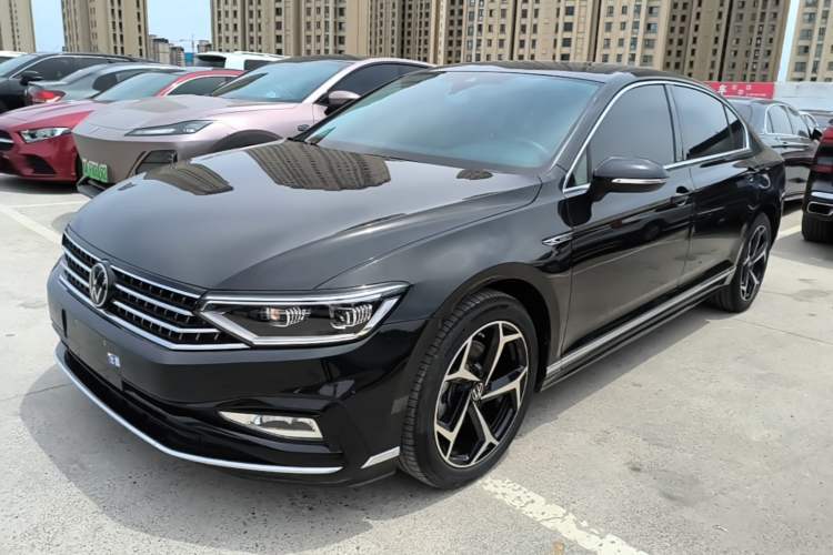Used Volkswagen Magotan 2023 2 Million Units Commemorative Edition 330TSI DSG Luxury Version Guazi used car, China used car export, Used car for sale, Used  cars, Cheapest cars for sale