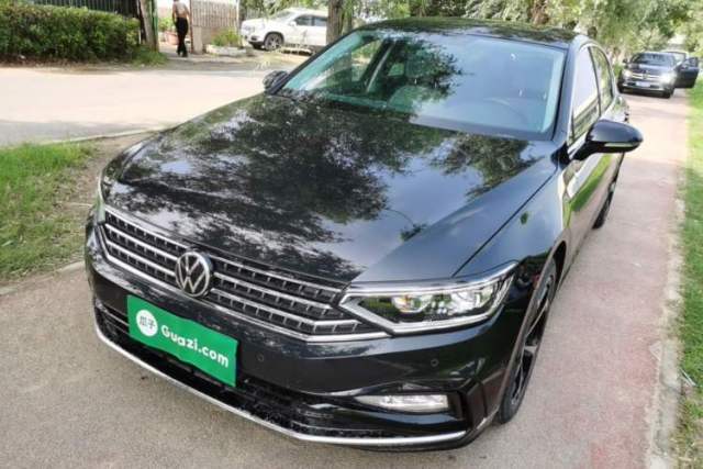Ojetý Volkswagen Magotan 2023 2 Million Units Limited Edition 330TSI DSG Leading Version
