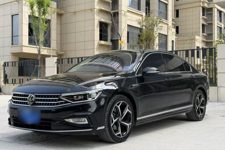 Ojetý Volkswagen Magotan 2023 2 Million Units Commemorative Edition 330TSI DSG Luxury Version Guazi used car, China used car export, Used car for sale, Used cars, Cheapest cars for sale