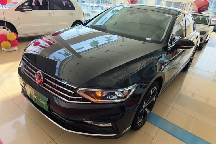 Volkswagen Magotan 2023 2 Million Units Commemorative Edition 330TSI DSG Luxury Version