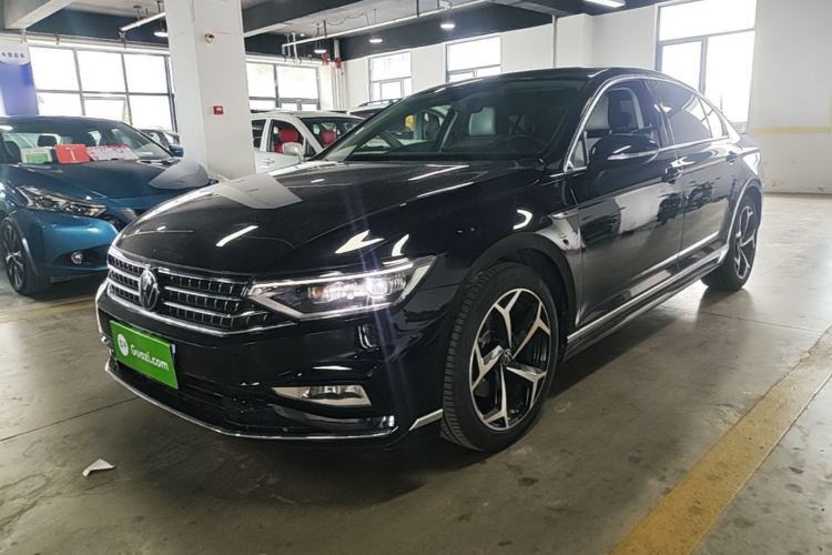 Used Volkswagen Magotan 2023 2 Million Units Commemorative Edition 330TSI DSG Luxury Version Guazi used car, China used car export, Used car for sale, Used Volkswagen cars, Cheapest cars for sale