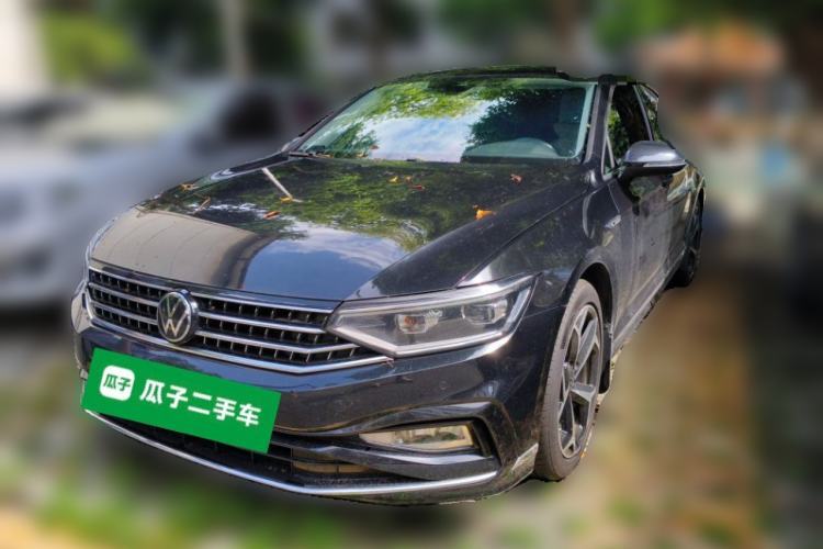 Volkswagen Magotan 2023 2 Million Units Commemorative Edition 330TSI DSG Luxury Version مستعملة Guazi used car, China used car export, Used car for sale, Used  cars, Cheapest cars for sale