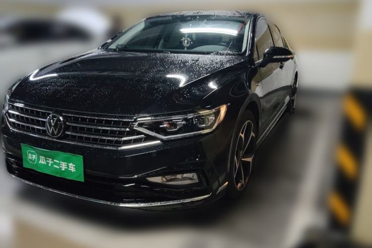 Volkswagen Magotan 2023 2 Million Units Commemorative Edition 330TSI DSG Luxury Version usata Guazi used car, China used car export, Used car for sale, Used cars, Cheapest cars for sale